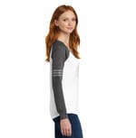 District DM477 White/ Heathered Charcoal/ Silver right